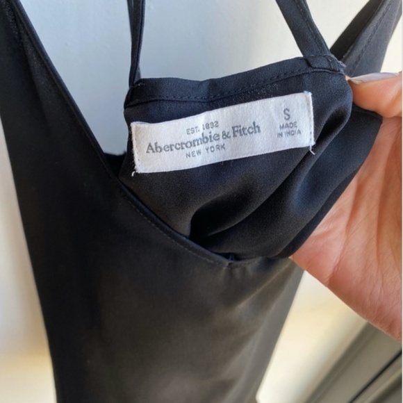 A&F Strappy Back Tank Top - Picture 4 of 4